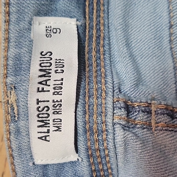 Almost Famous Distressed Mid Rise Denim Jeans With Roll Cuff SIZE 9 - Picture 2 of 10